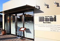 ヘアメイク　マディ　青山本店